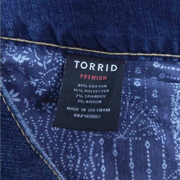 TORRID New With Tags Medium Blue Wash Whiskered Stretch Skinny Jeggings Size 22T - Picture 7 of 7